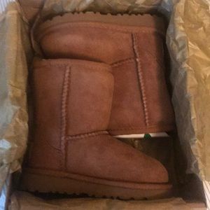Ugg boots toddler 7